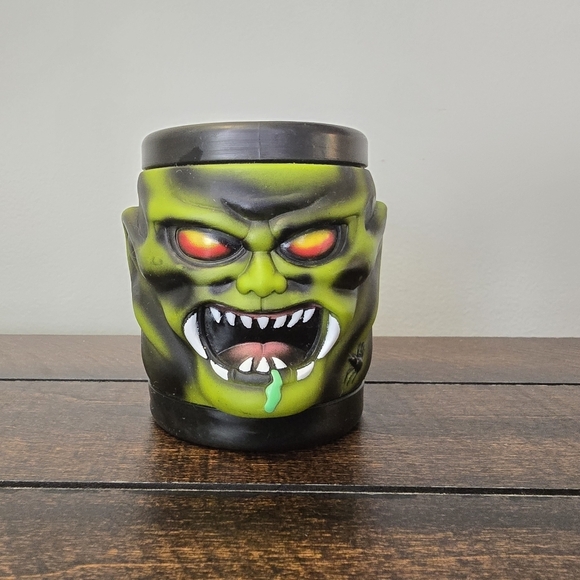 1996 The Haunted Mask Goosebumps Plastic Mug Cup HEI Parachute Press - Picture 1 of 14